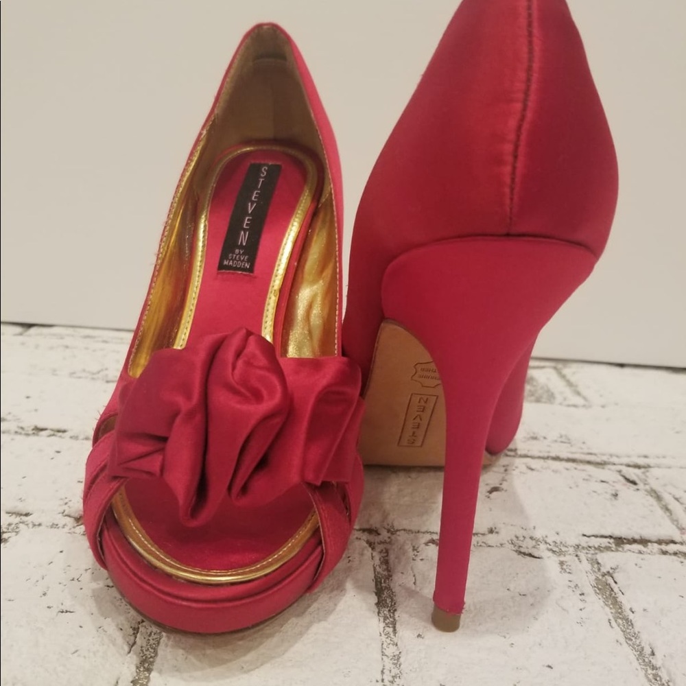 Perfect red satin holiday pumps
